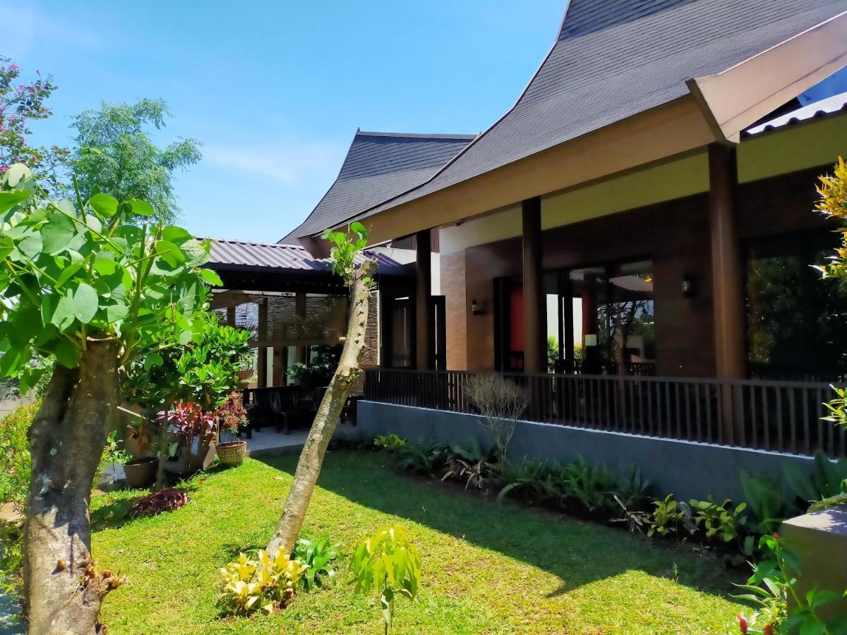 Vimala Hill Villa And Resort - 3 Bedrooms Bogor Eksteriør billede
