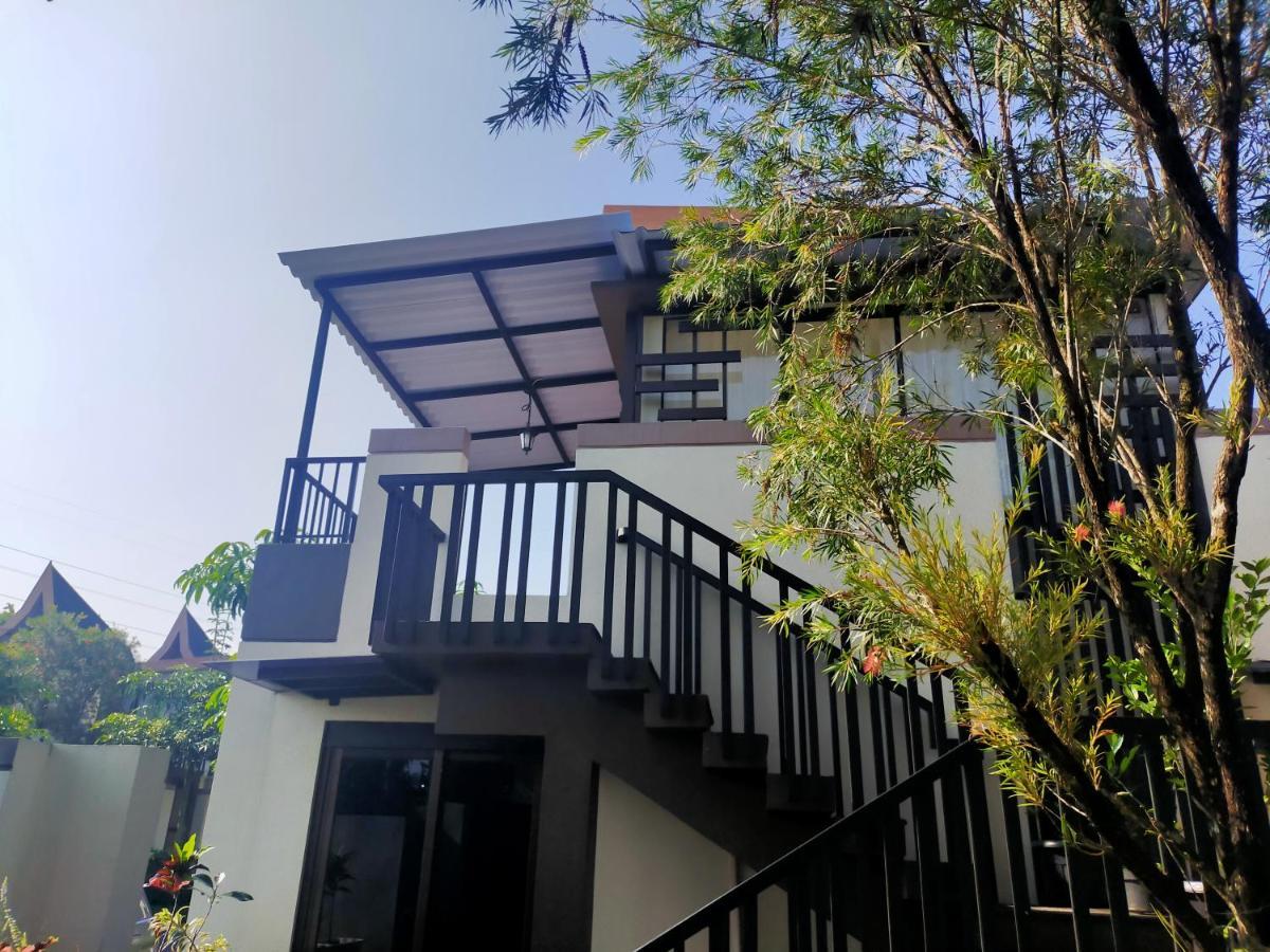 Vimala Hill Villa And Resort - 3 Bedrooms Bogor Eksteriør billede
